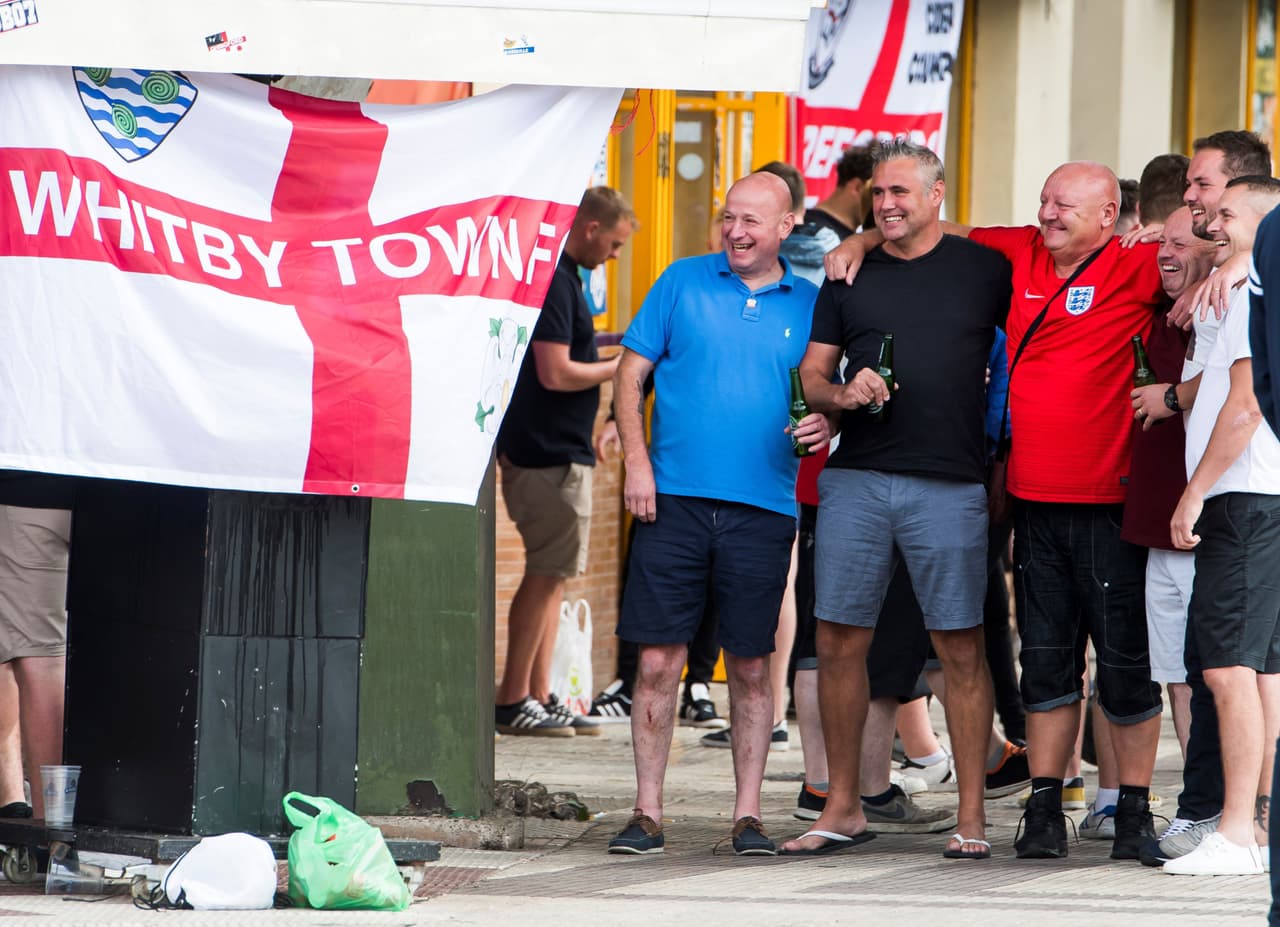 La presencia de al menos 3 mil ingleses en sevilla ha generado preocupación en las autoridades locales.