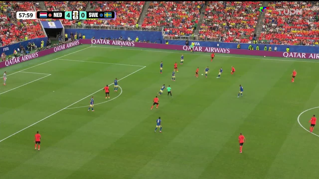 ¡GOL!  anota para Suecia. Anthony Elanga