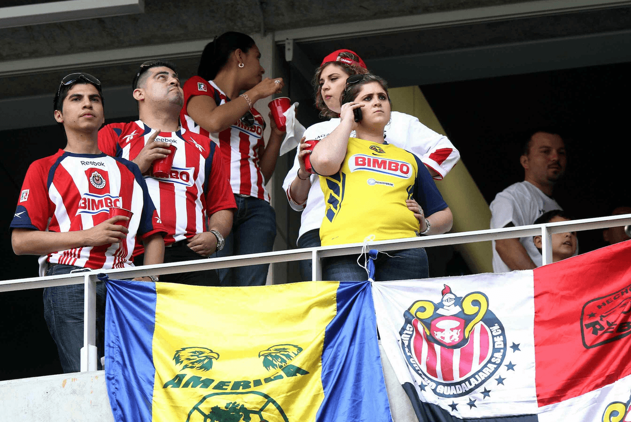 Bellas postales de color nos dejó aquella previa donde rojiblancos y azulcremas disputarían la Fecha 11 del Clausura 2011.