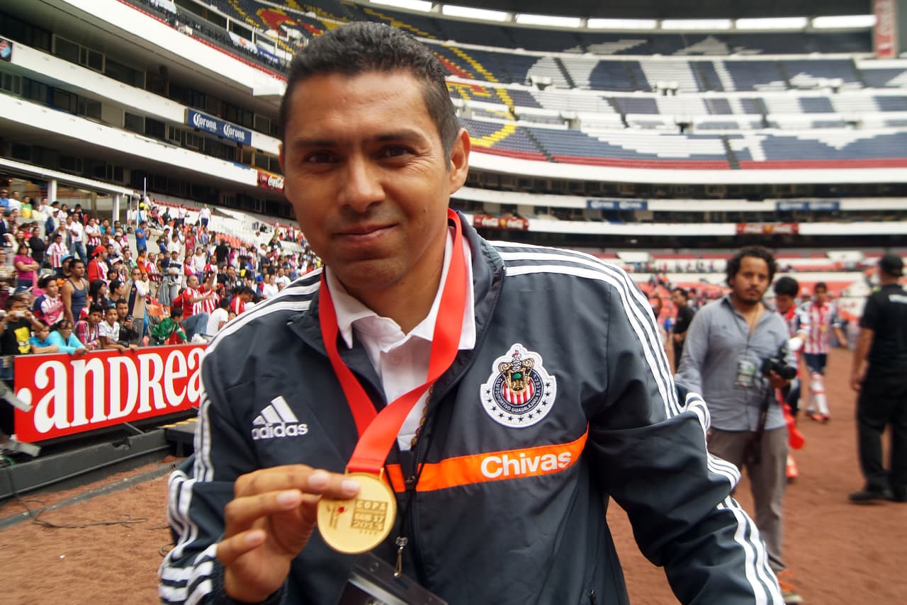 Ramón Morales no era un delantero, pero tenía un gran golpeo de balón, lo cual le ayudó a marcar 65 tantos.