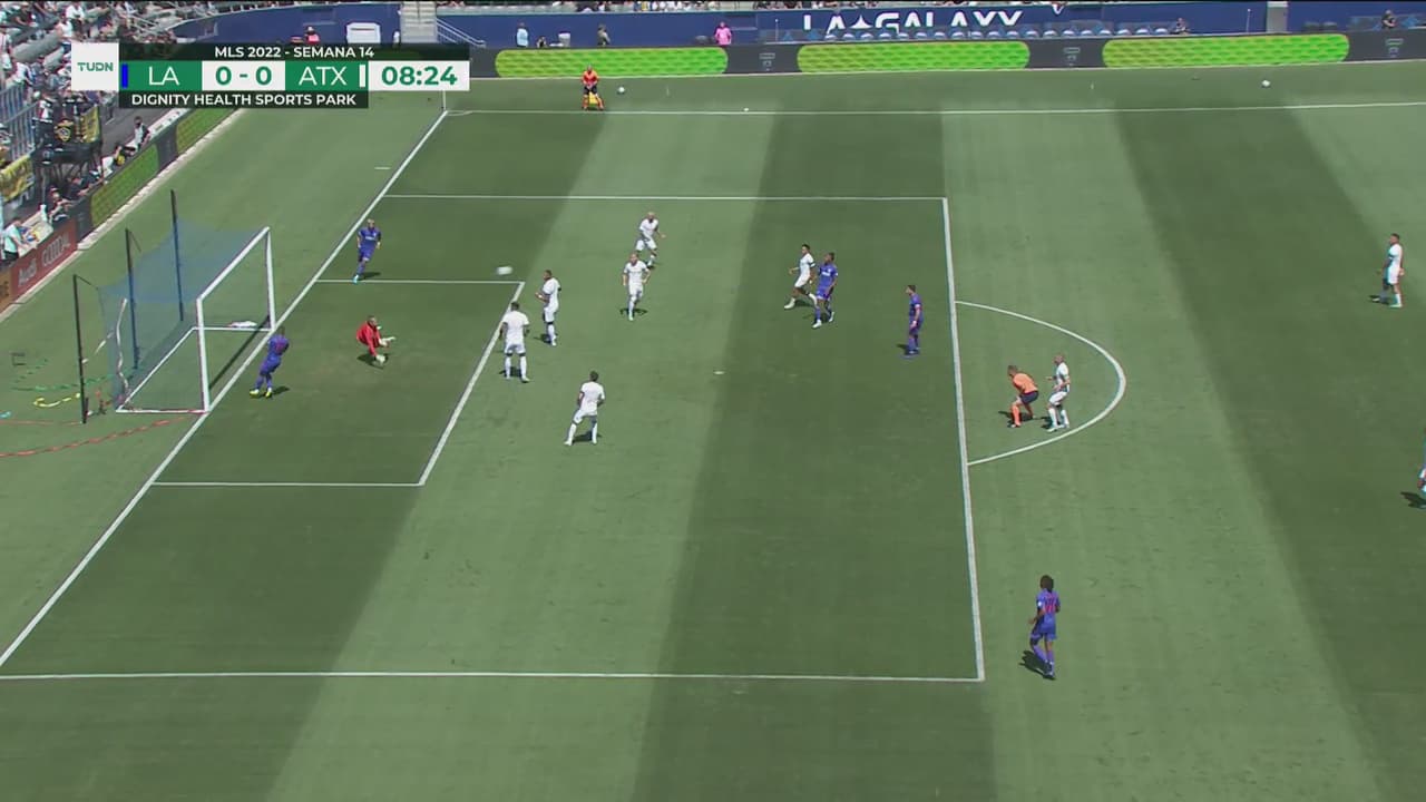 ¡Aguanta Stuver! Trallazo de Cabral que el portero de Austin detiene