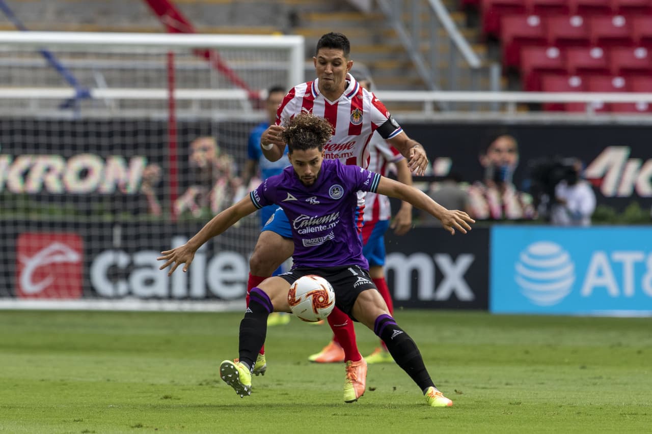 ¡Cesar Huerta vuelve a Chivas! Termina préstamo con Mazatlán