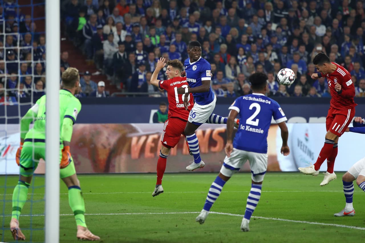 Con el frentazo al piso, el colombiano logró superar al portero y poner así el primer festejo de la jornada en la ciudad minera.