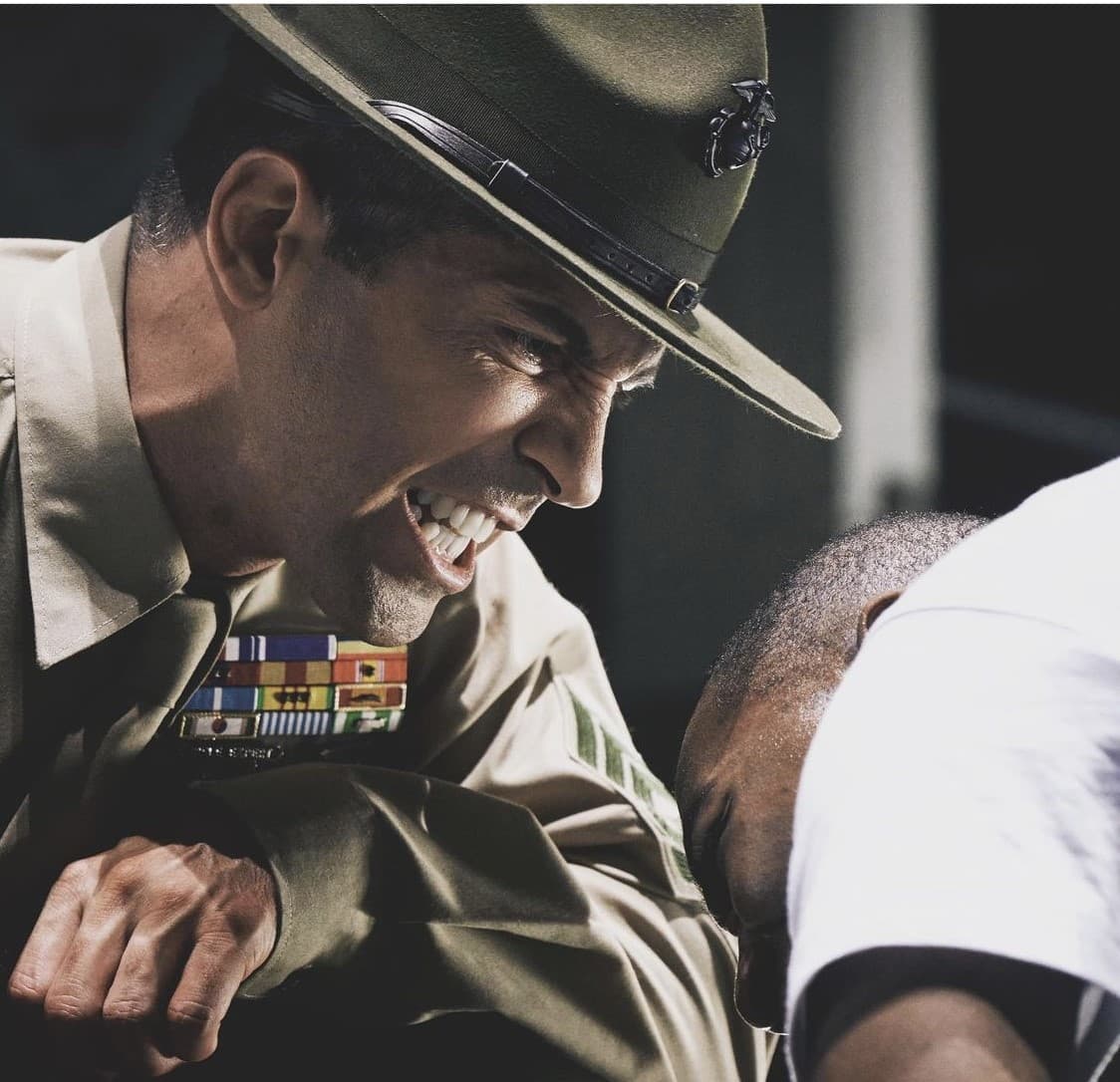 Unleashed (2005) - Arrancado de los brazos de su madre por Bart, Danny sólo conoce el mundo que éste le ha mostrado: la habitación en la que vive y los actos de violencia que se ve obligado a cometer cuando las personas a las que Bart presta dinero se retrasan en el pago.
<br>