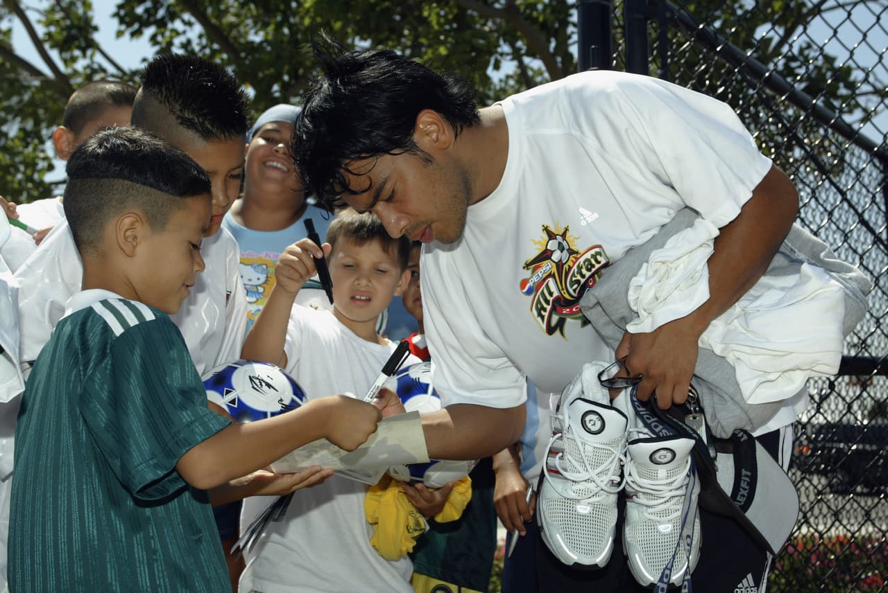 2003 - Carlos Ruíz (MLS) - All-Star 3-1 Chivas