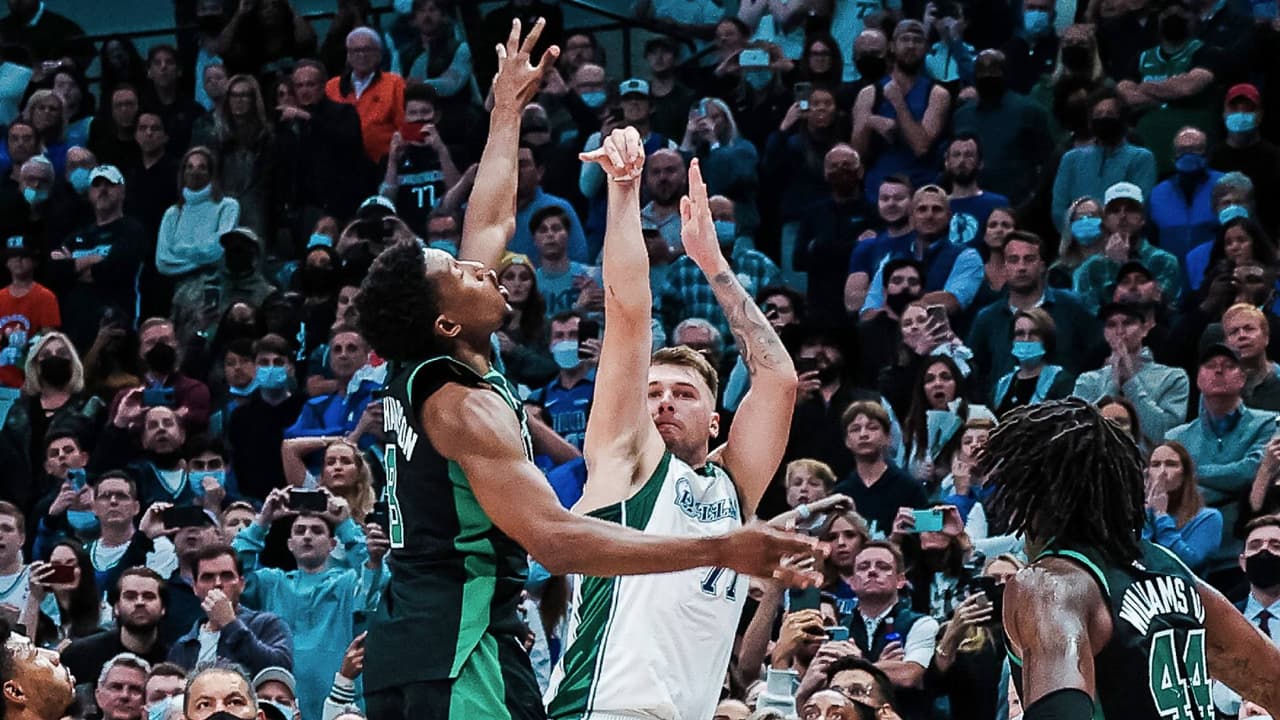 Luka Doncic anota triple con reloj en ceros y Mavs gana a Celtics