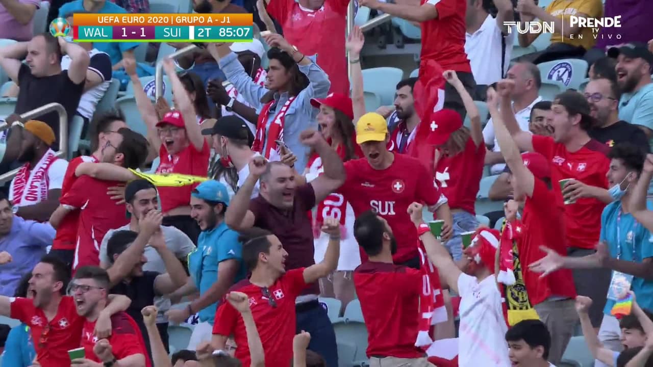 ¡GOL!  anota para Suiza. Mario Gavranovic