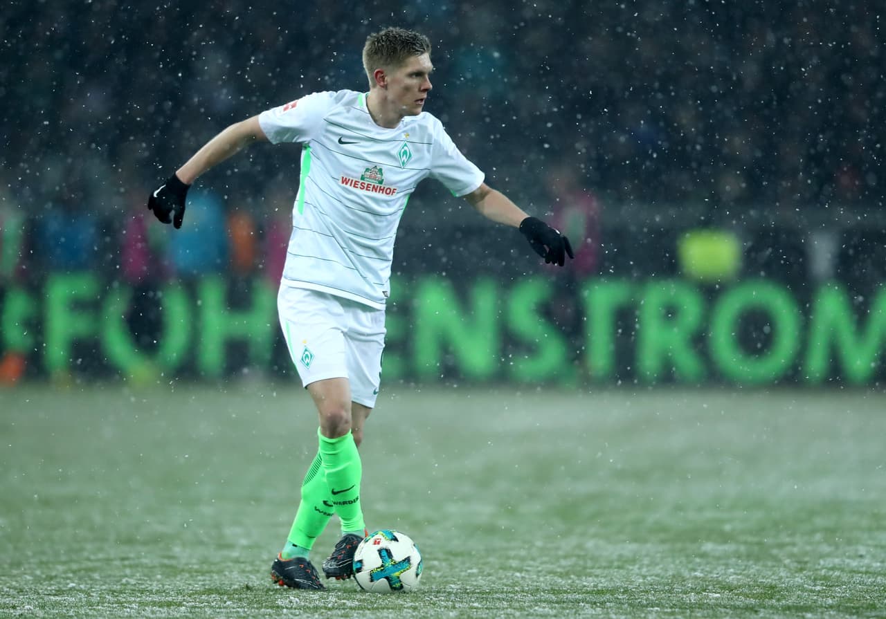 El estadounidense Aron Jóhannsson saldría del Werder Bremen para jugar con el Hannover.