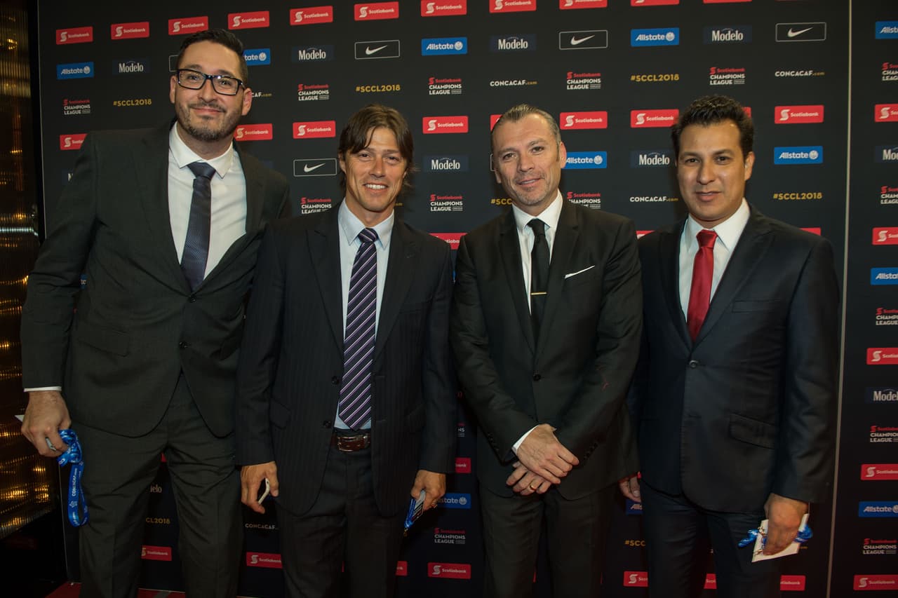 Matías Almeyda, técnico de Chivas de Guadalajara, hizo pública su molestia por los altos precios de los jugadores que buscaban, mensaje que tras la salida de Alanis quizás les sirva para ir por más.