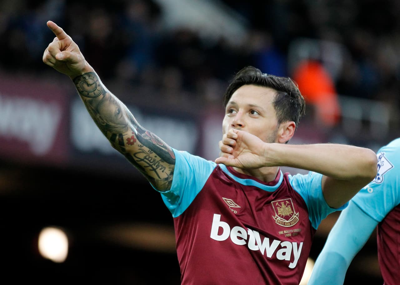El delantero argentino Mauro Zárate dejó el West Ham para fichar con la Fiorentina de Italia. No se ha dado a conocer la cantidad del movimiento, pero se sabe que el traspaso es de forma definitiva por lo que podríamos ver al ariete por varios años en la Serie A.