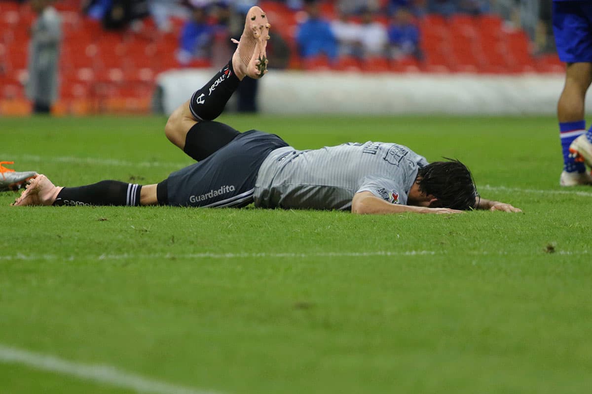 Atlas sigue tocando fondo cada vez más, se quedó con dos unidades y de nuevo se marchó a casa sin poder anotar gol.