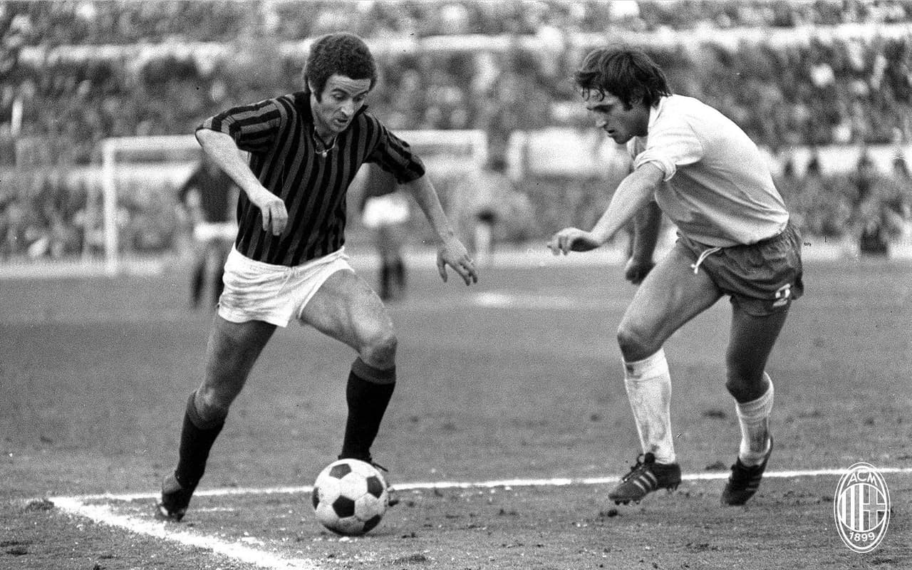 Luciano Chiaruai se retiró del club napolitano con el dorsal 11.