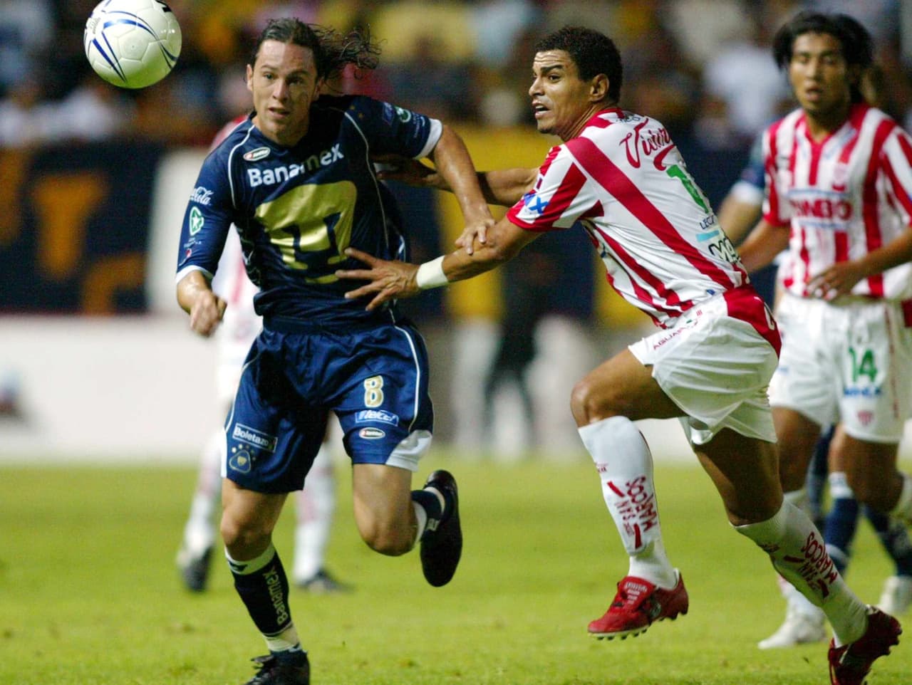 Regresó a Europa para jugar en Turquía con el Gaziantepspor, Ankaraspor y Ankaraspor; marcó 26 goles en total.