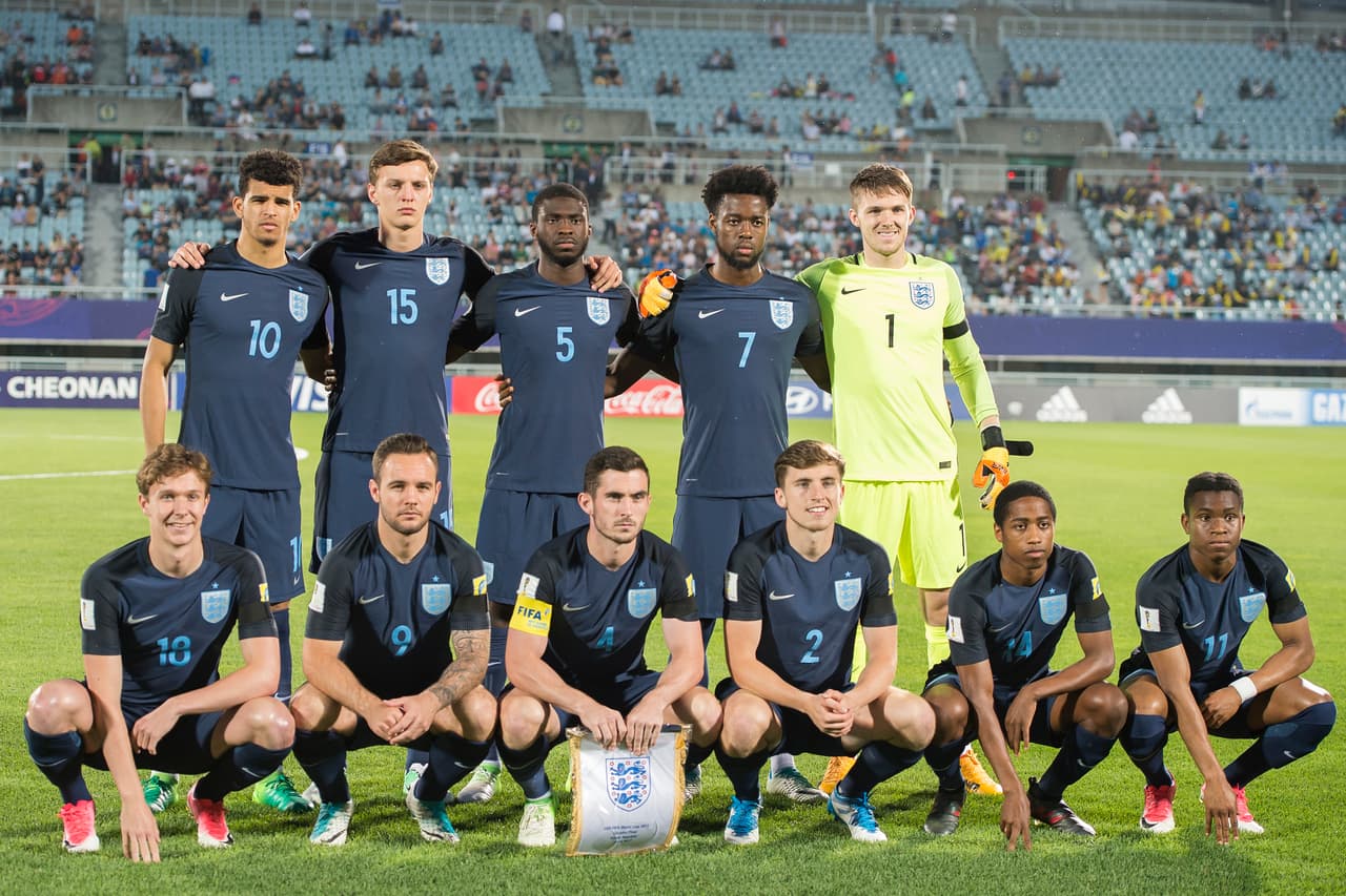 Inglaterra en el Mundial Sub-20 tuvo a varios jugadores que ahora son considerados joyas del mercado europeo y en Toulón tiene un rendimiento igual al de México.