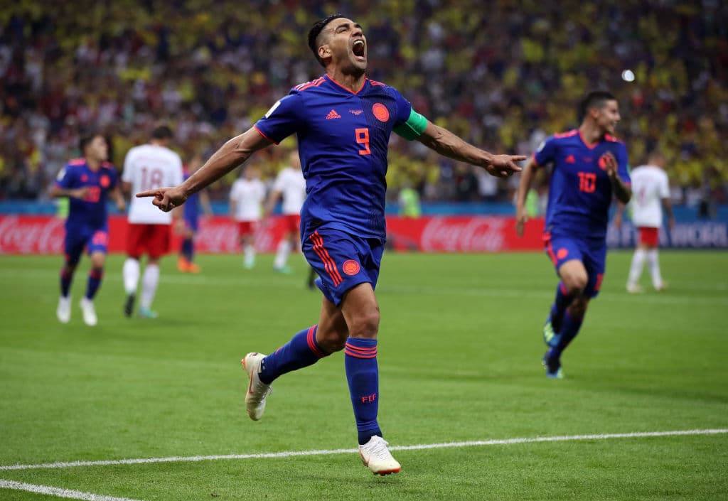 Colombia se adelantaba 2-0 pero con el gol de uno de sus jugadores más emblemáticos de todos los tiempos, y el propio delantero ex del Manchester United y Atlético de Madrid así lo festejó.