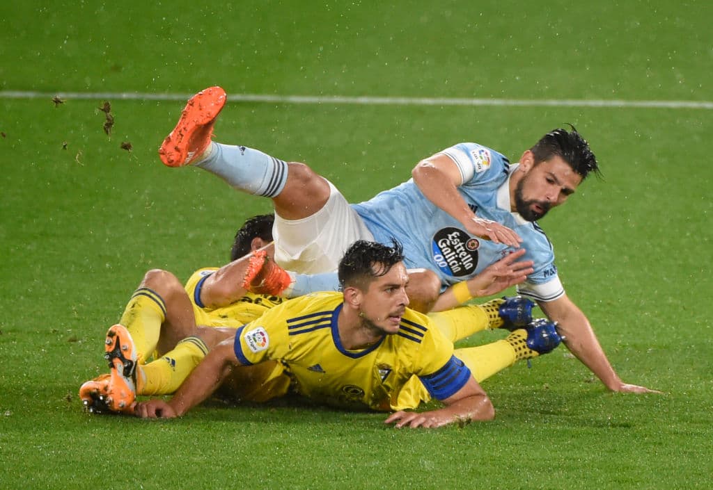 Celta de Vigo no tiene piedad y golea a Cádiz 4-0. Nolito abrió el marcador al minuto 6, seguido de Iago Aspas y Fran Beltrán. La cereza en el pastel fue de Brais Mendes y así fue cómo se llevaron los tres puntos en la Jornada 13 de LaLiga.