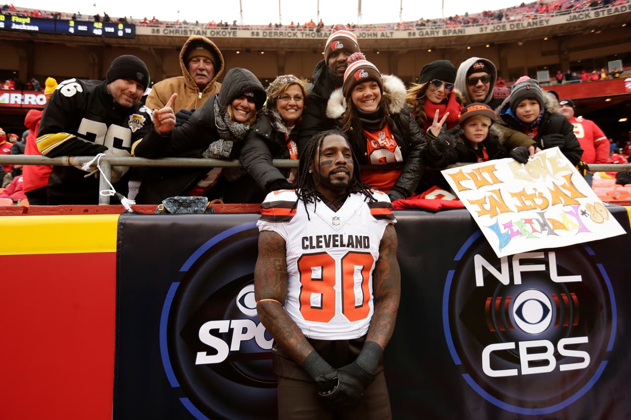 Los fans pidieron sus deseos para Navidad, ¿cuántos se cumplieron? checa las mejores tomas de los aficionados de la NFL en la Semana 16.