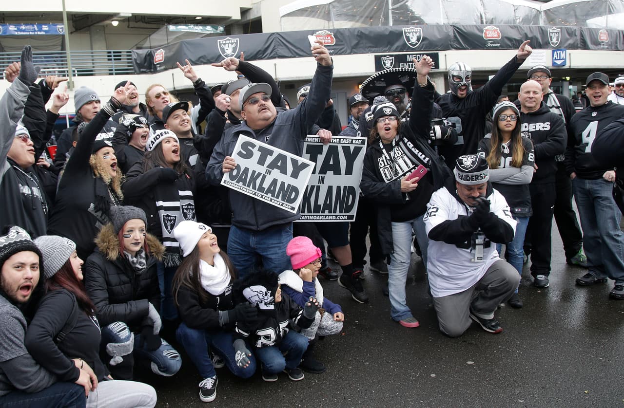 Los fans pidieron sus deseos para Navidad, ¿cuántos se cumplieron? checa las mejores tomas de los aficionados de la NFL en la Semana 16.