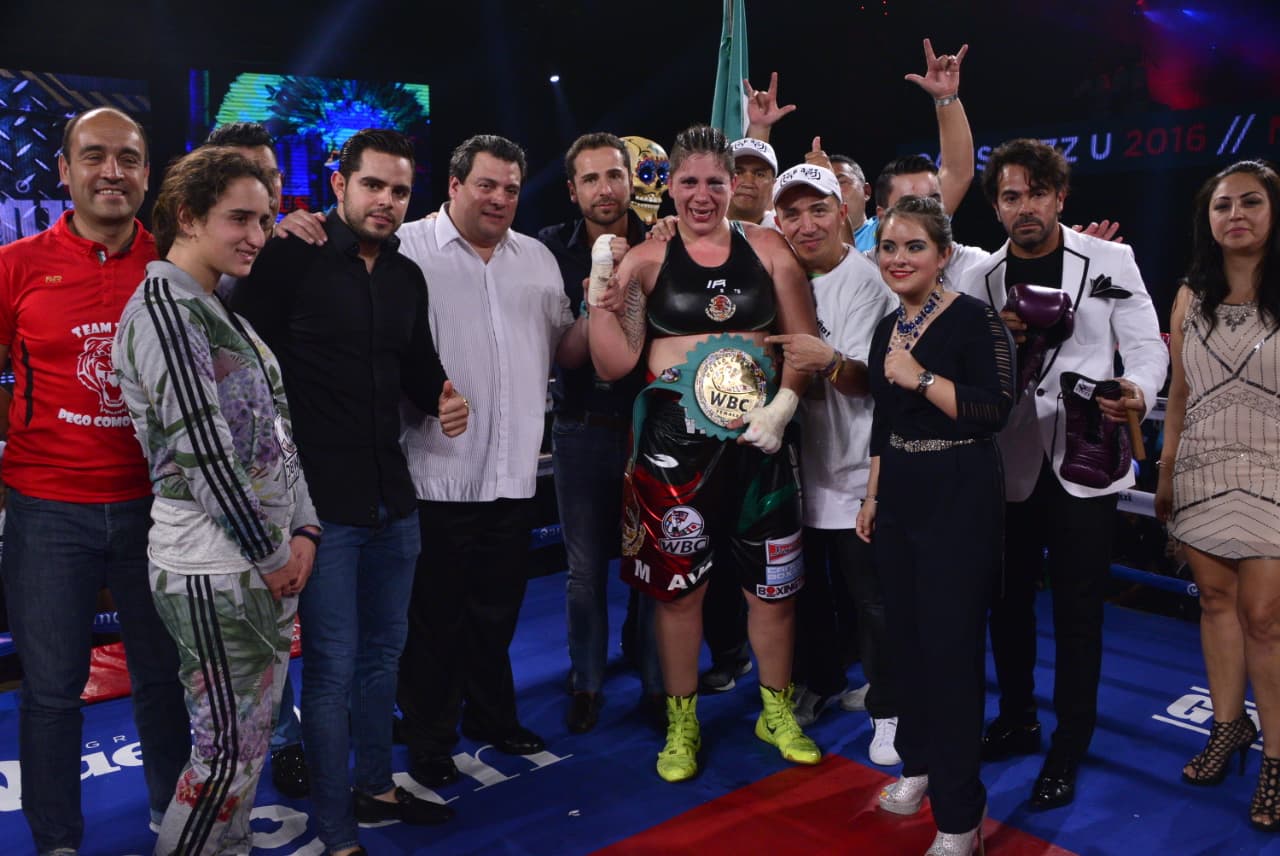 Alejandra 'Tigre' Jiménez derrotó a Martha Salazar y se convirtió en la primera mexicana en conquistar el título mundial completo. Se llevó el cinturón del WBC.