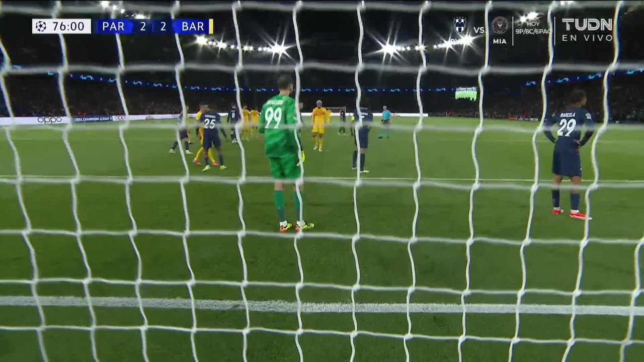 ¡GOL!  anota para FC Barcelona. Andreas Christensen