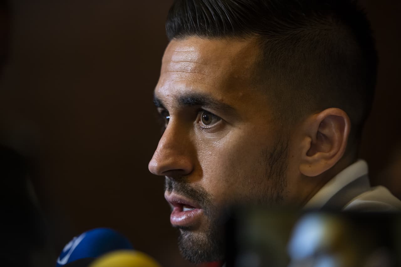 Estas son las mejores imágenes del Día de Medios que sostuvieron Ricardo 'Tuca' Ferretti, entrenador de Tigres, Ignacio Ambriz, técnico del Léon, y algunos de sus futbolistas como Carlos Salcedo, Guido Pizarro, Eduardo Vargas, Luis Montes, Ángel Mena o Fernando Navarro, entre otros, un día antes del Juego de Ida de la Final del Clausura 2019 de la Liga MX, que se efectuará en Monterrey.