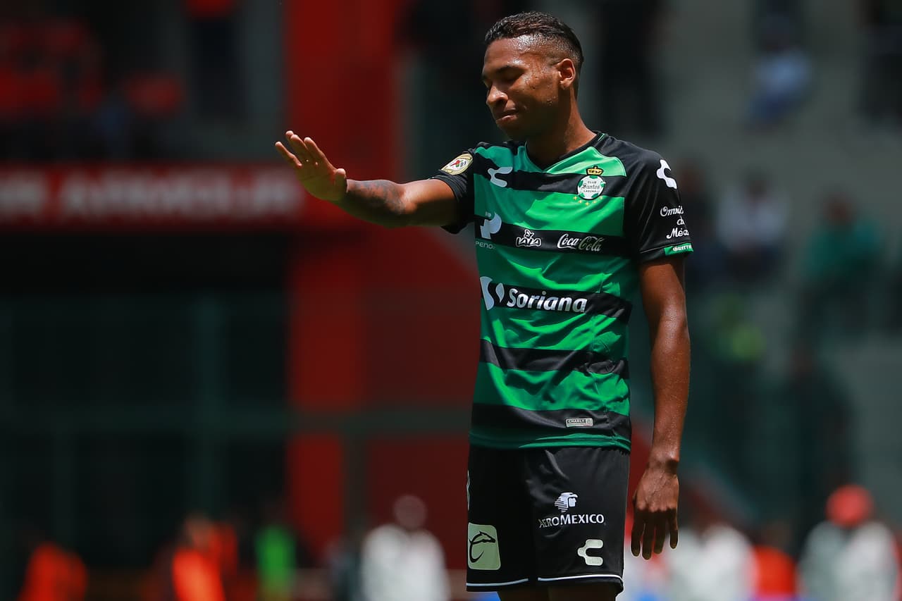 Ayrton Preciado (Ecuador / Santos Laguna)