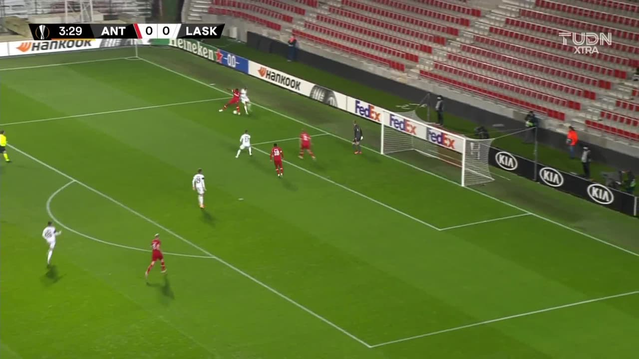 ¡TIRO ATAJADO! disparo por Andreas Gruber.