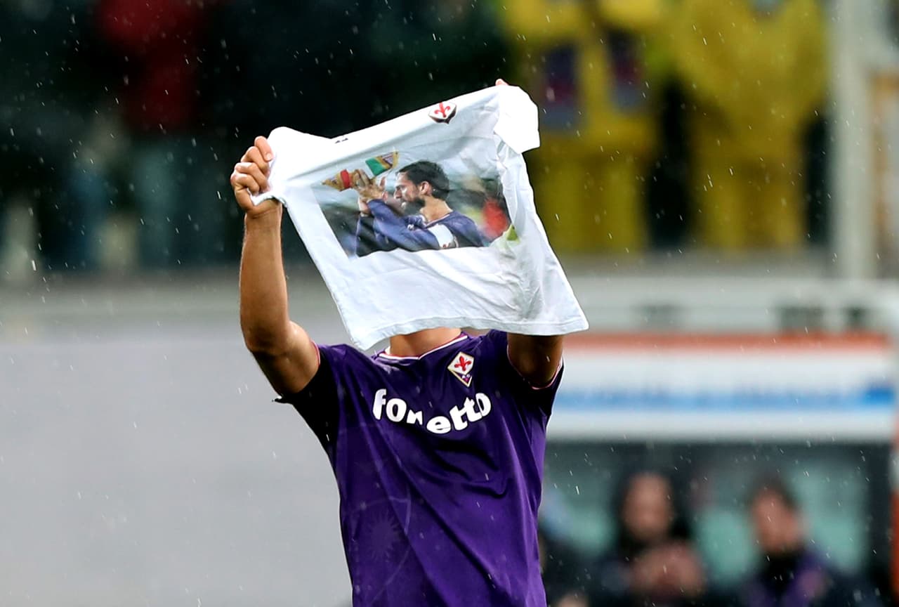 Fiorentina se despidió de Davide Astori tras su muerte en el triunfo 1-0 contra Benevento en la fecha 28 de Serie A con diferentes muestras de conmemoración y cariño al que será el eterno capitán.