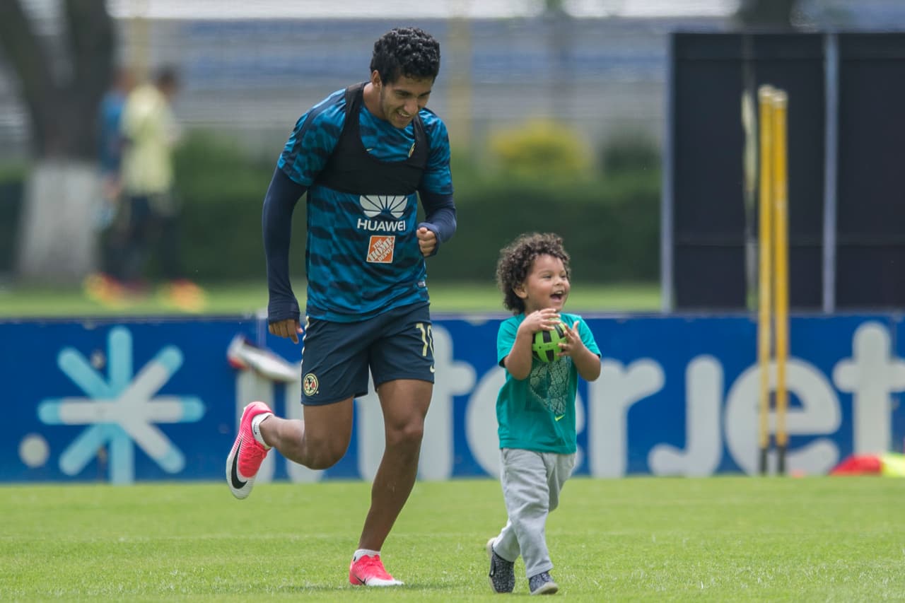 Eso sí, Thiago puso a Cecilio a activar lo mejor de su físico como forma de entrenamiento.