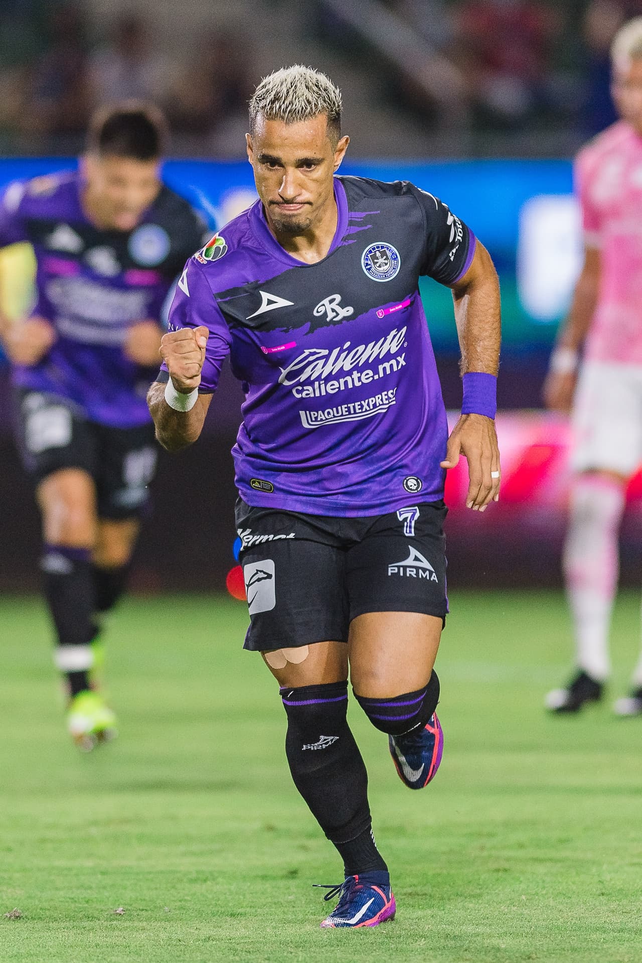 Al minuto 5, Luis Reyes, de Atlas, derribó a Brian Rubio al momento de disparar. Camilo Sanvezzo cobró la pena máxima, venció a Camilo Vargas y le daba la ventaja a Mazatlán.