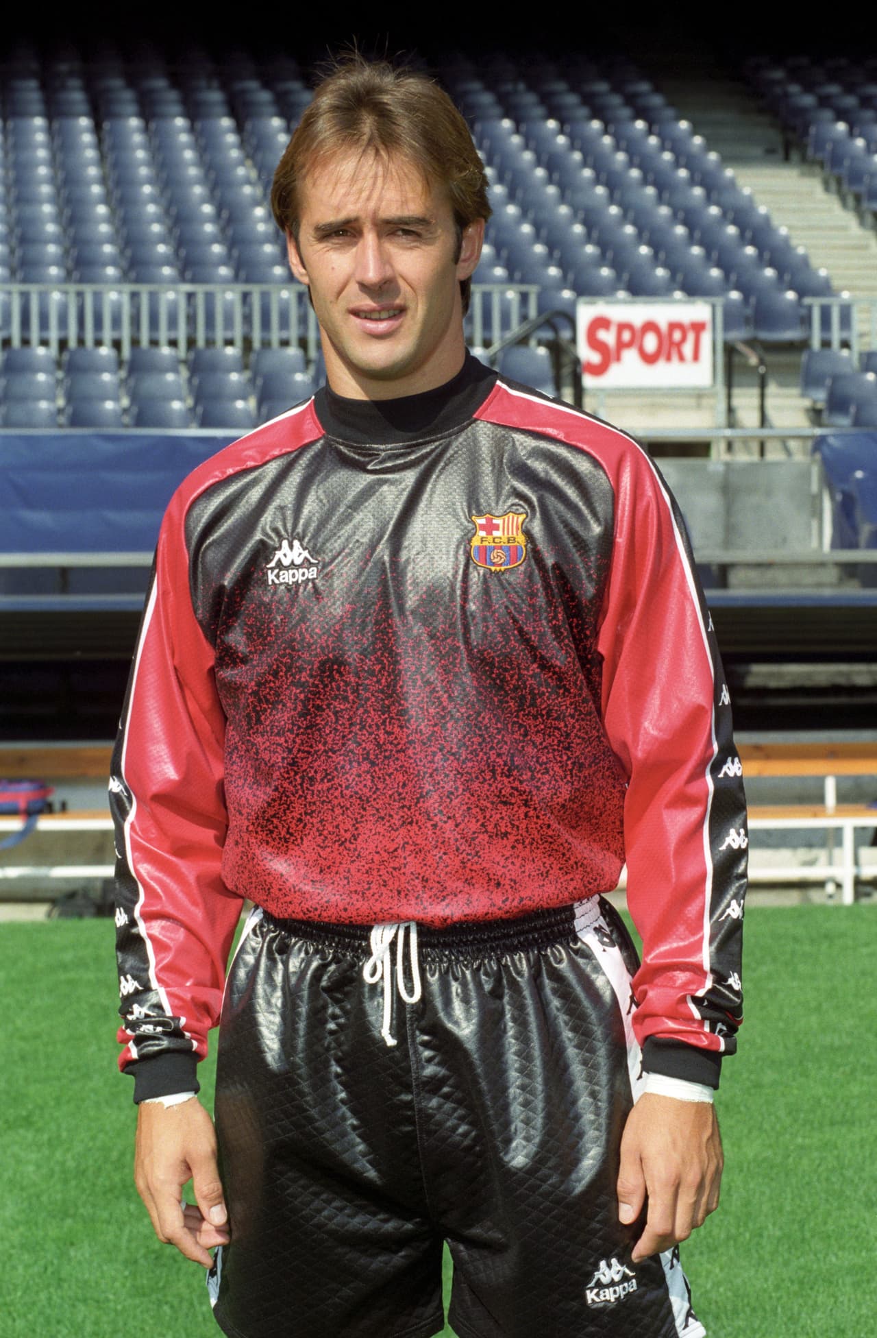 Y como lo pueden ver en esa foto con el escudo en su pecho, también fue Azulgrana.