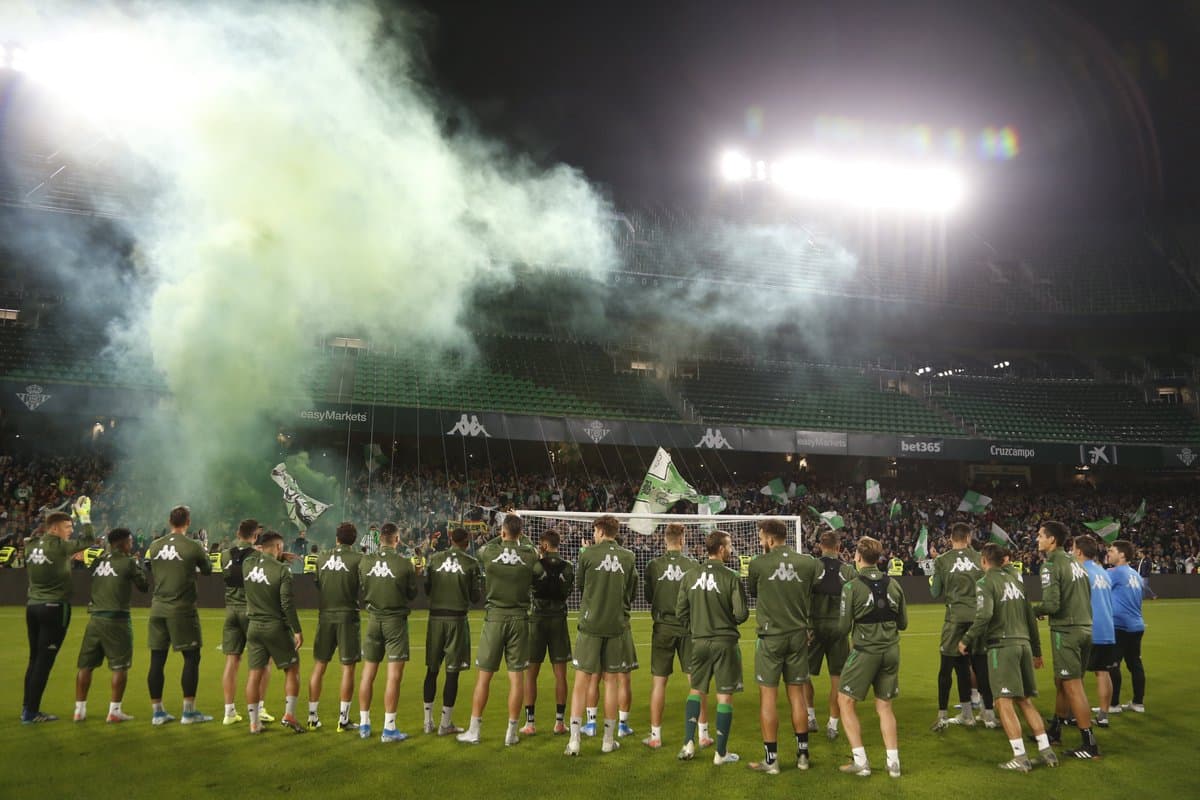 Así se vivieron los últimos entrenamientos del Real Betis y del Sevilla previos al Derbi de este domingo.