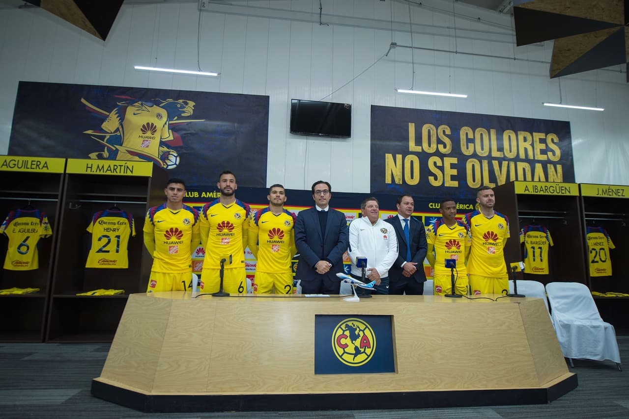 Las Águilas presentaron a unos muy sonrientes Joe Corona, Emanuel Aguilera, Henry Martín, Andrés Ibargüen y Jérémy Ménez como sus nuevos hombres para el Clausura 2018.