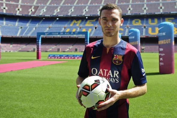 Para cubrir el espacio el Barcelona hizo el esfuerzo de contratar al defendor de Bélgica Thomas Vermaelen proveniente del Arsenal de Inglaterra.
