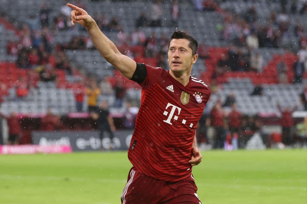 18.- Robert Lewandowski
<br>El futbolista polaco del Bayern Múnich vive el mejor momento de su carrera y logró puntuar 165 dentro del Influencer Score.
<br>