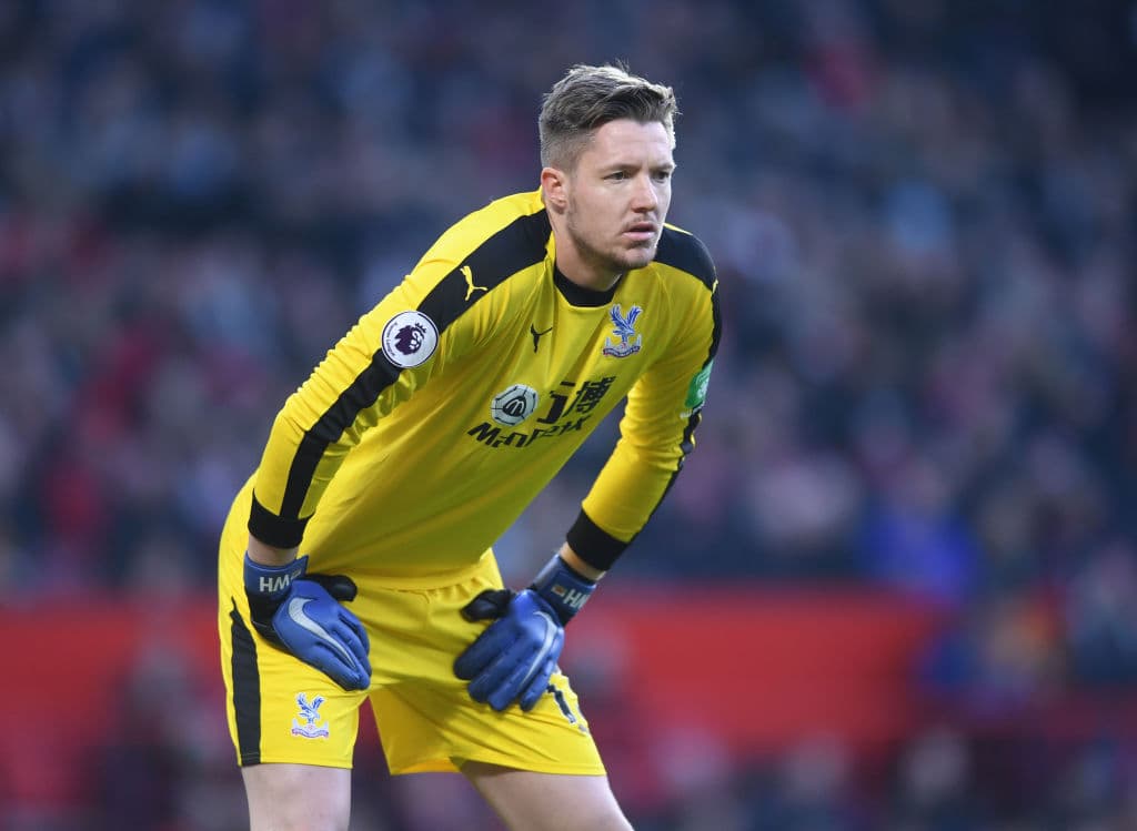 Otro jugador en controversia y con su futuro en peligro es el arquero del Crystal Palace Wayne Hennessey, luego de una foto en redes sociales donde aparentemente hace el saludo Nazi.