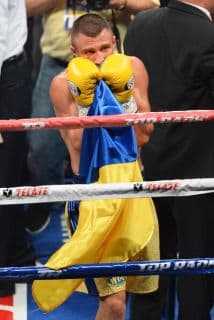 Vasyl Lomachenko por fin pudo ser campeón mundial