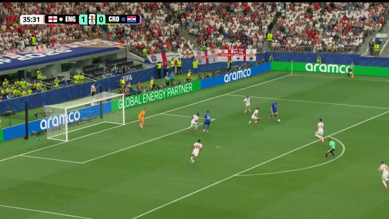 ¡GOL!  anota para Croacia. Martin Baturina