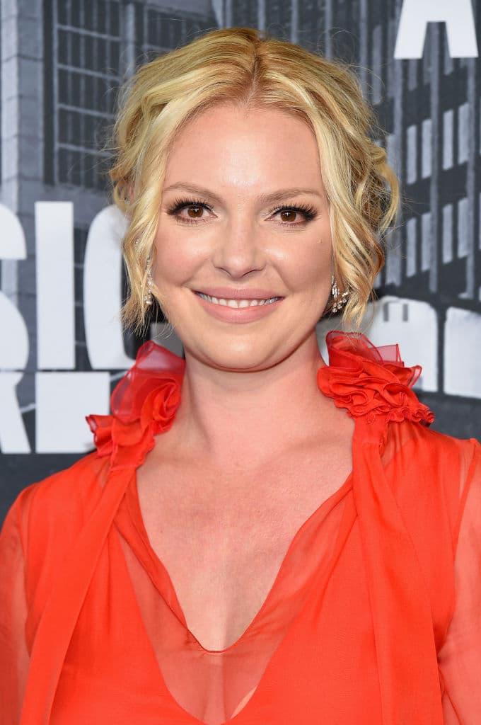 Heigl expresó, sobre la película ‘Knocked Up’, que era machista y ‘retrataba a las mujeres como arpías sin sentido del humor, mientras que los hombres son divertidos y torpes’.