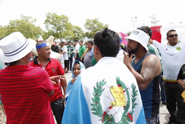 La afición en Estados Unidos llegó a Phoenix con todo su colorido para ver a México y Guatemala enfrentarse en la Copa Oro 2015.