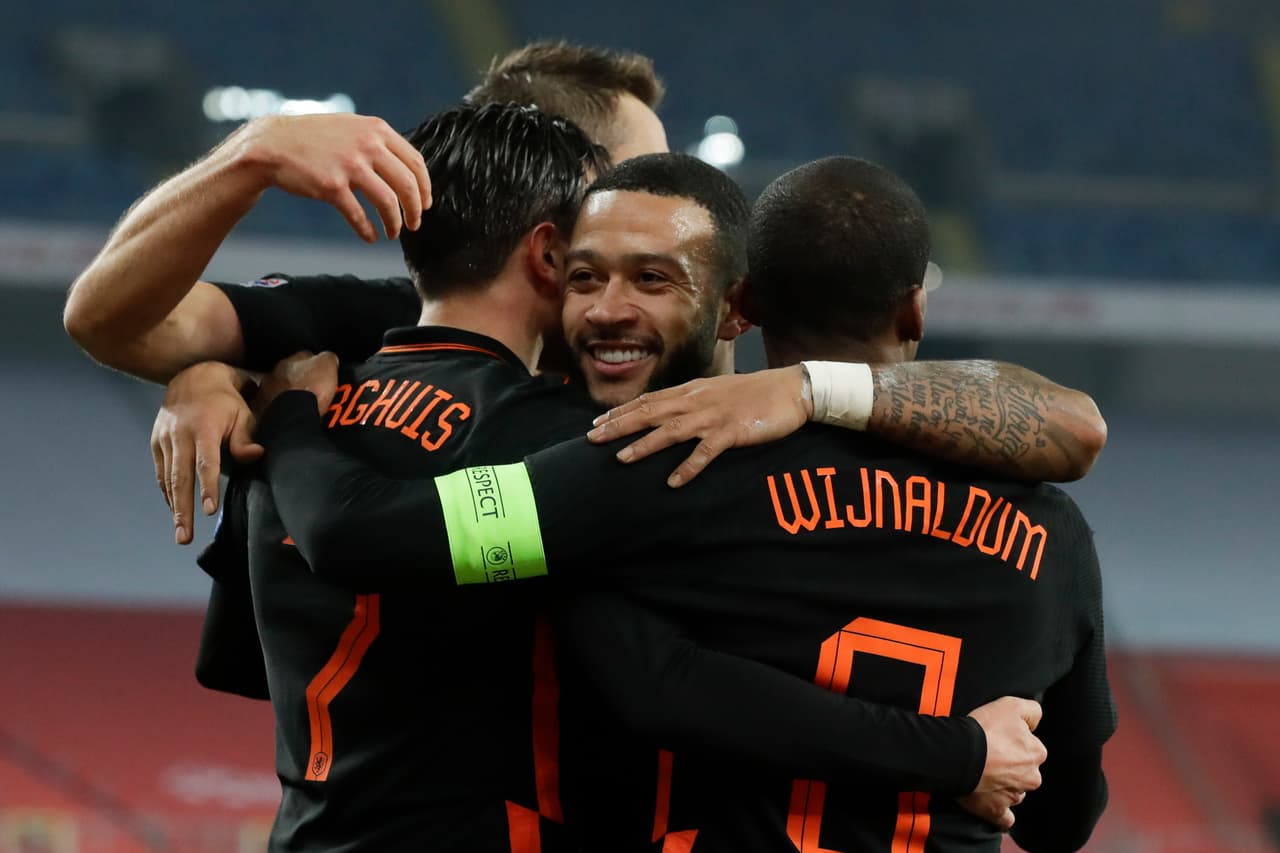 Los neerlandeses le dieron vuelta al partido sobre la recta final; ambos concluyen su participación en la justa europea. | Jozwiak (5’) abrió el marcador para Polonia. Depay (77’) igualó y Wijnaldum (84’) dio vuelta al marcador. Neerlandeses y polacos se despiden de la justa tras conseguir 11 y 7 unidades, respectivamente.