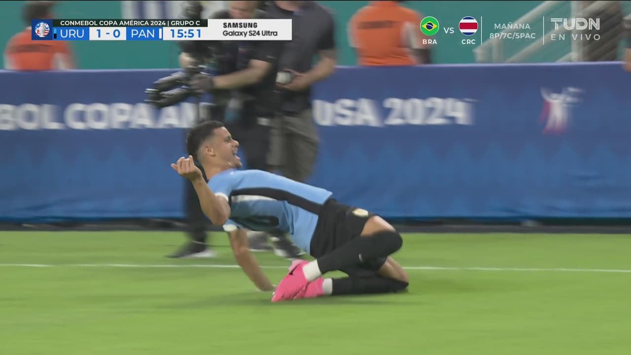 ¡Golazo! Araújo la pone en el ángulo para el 1-0 de Uruguay