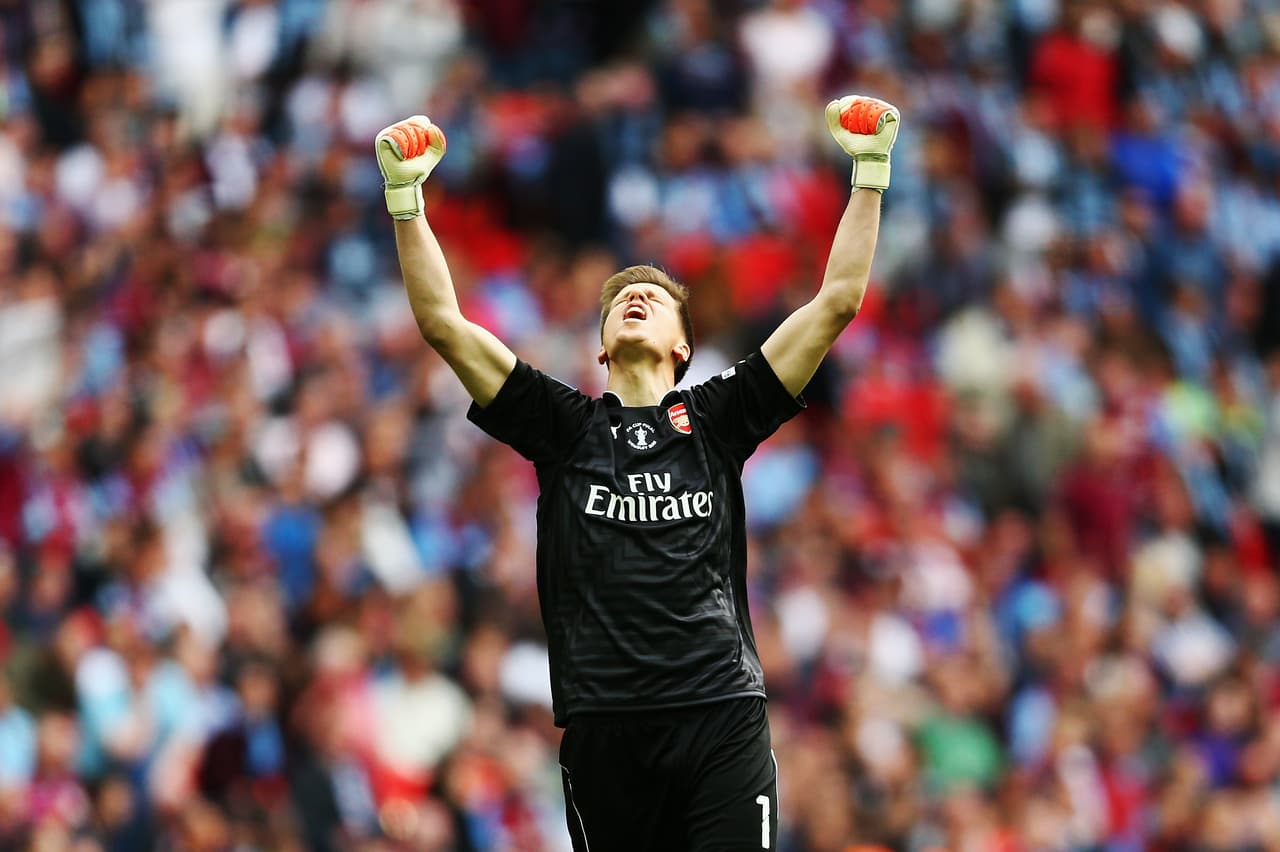 Los Gunners destrozaron al Aston Villa para alzar la Copa de Inglaterra.
