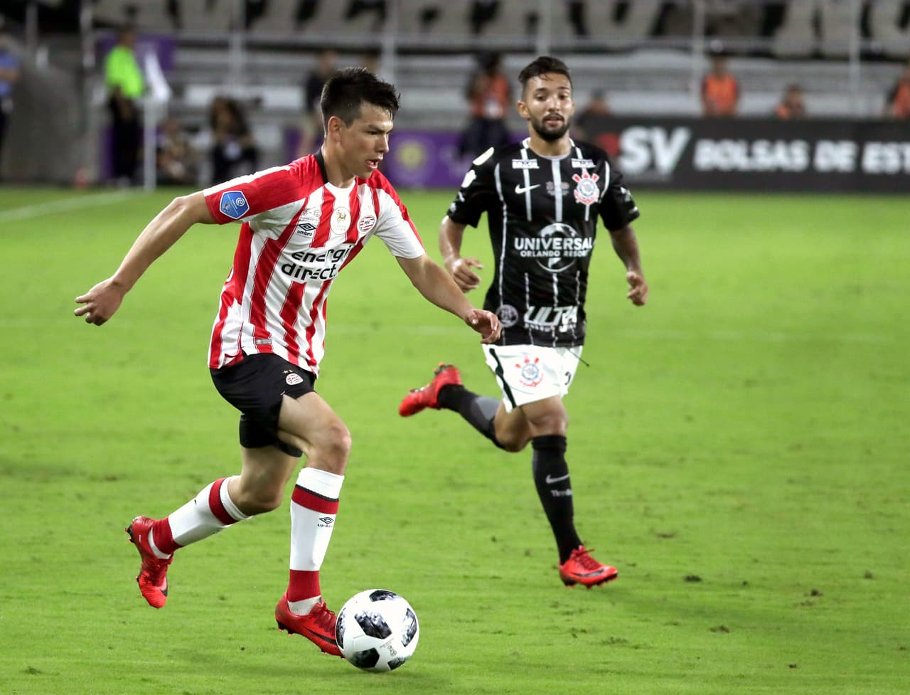 Lozano espera mantenerse con el brillo que tiene al PSV Eindhoven como líder de la Eredivisie y así alcanzar un título que consolide sus logros como figura a nivel mundial.