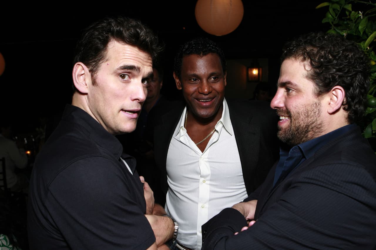 Sin embargo, una vez dejó el béisbol activo, comenzó la polémica por sus agresivos cambios de apariencia.