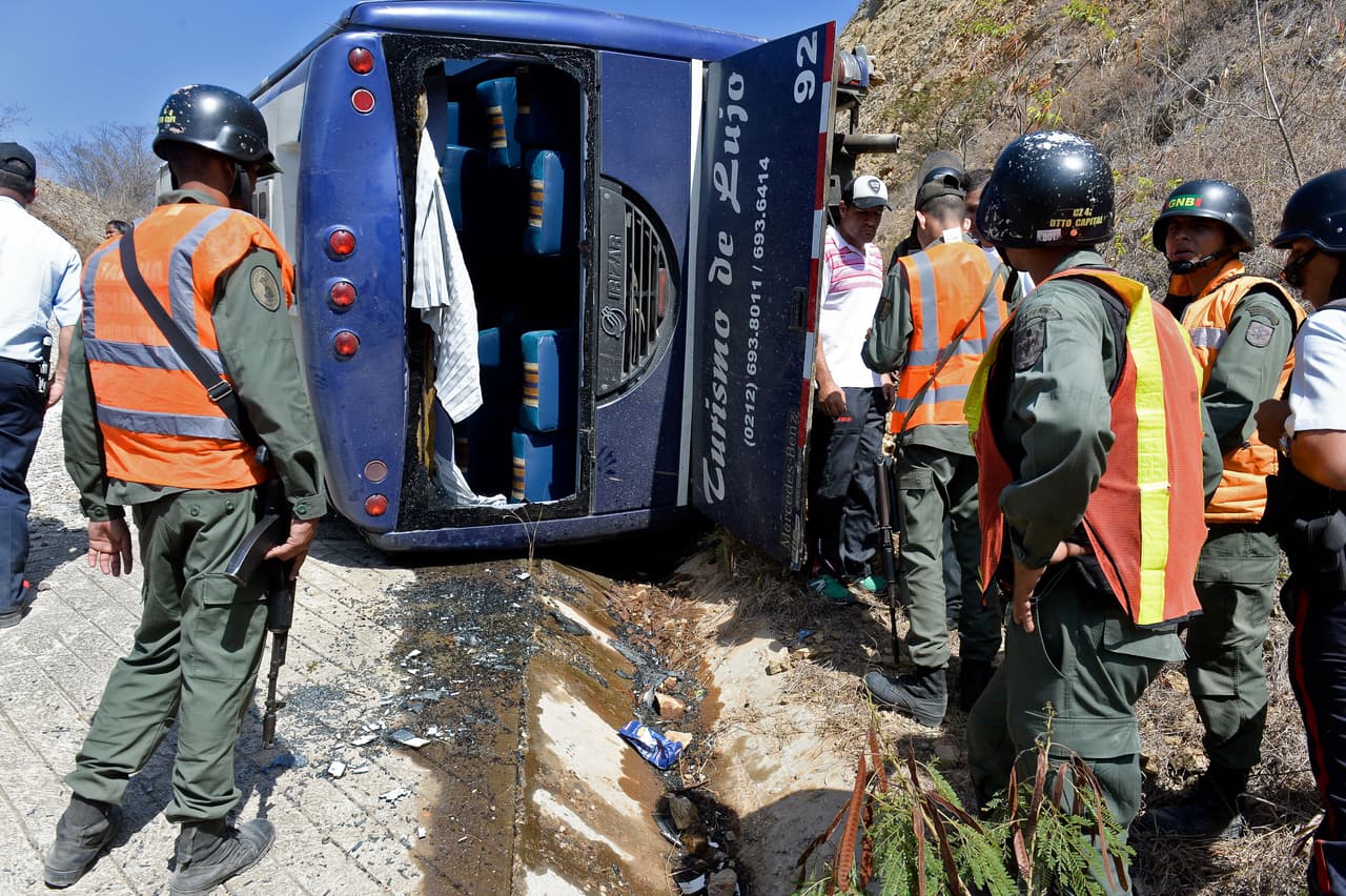 Así quedó el autobús luego del accidente.