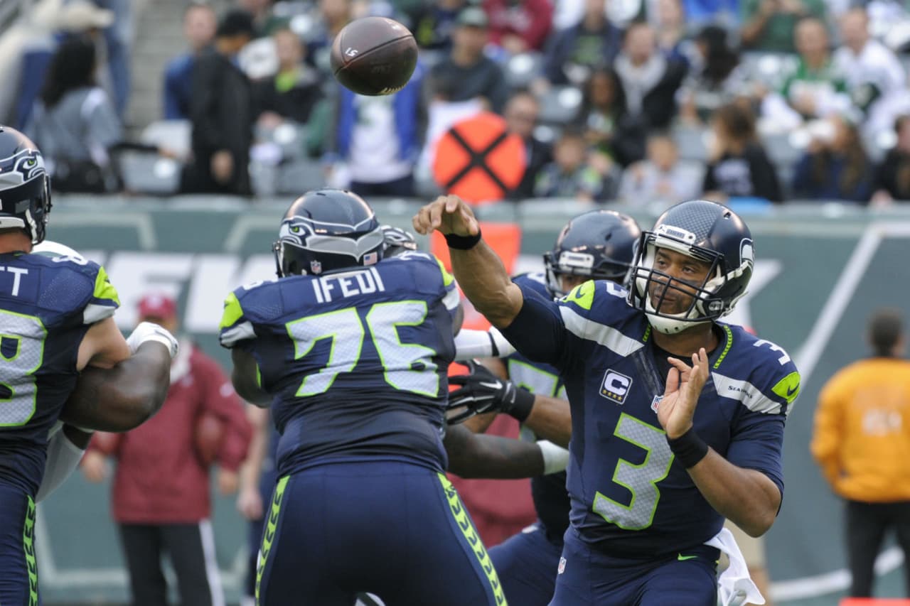 Wilson se luce y los Seahawks aprovechan balones perdidos de los Jets