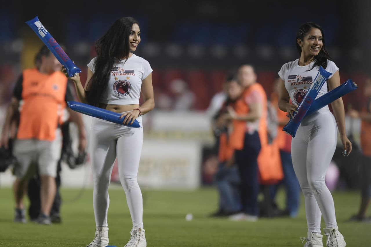Las porristas se alistaron para la fiesta entre Veracruz y Cruz Azul por la jornada 8 del 
<a href="https://www.univision.com/deportes/futbol/liga-mx/*">Clausura 2019</a>.