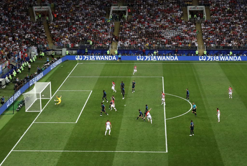 165.- Ivan Perisic (Croacia) anota el empate en la final. Francia 1-1 Croacia.