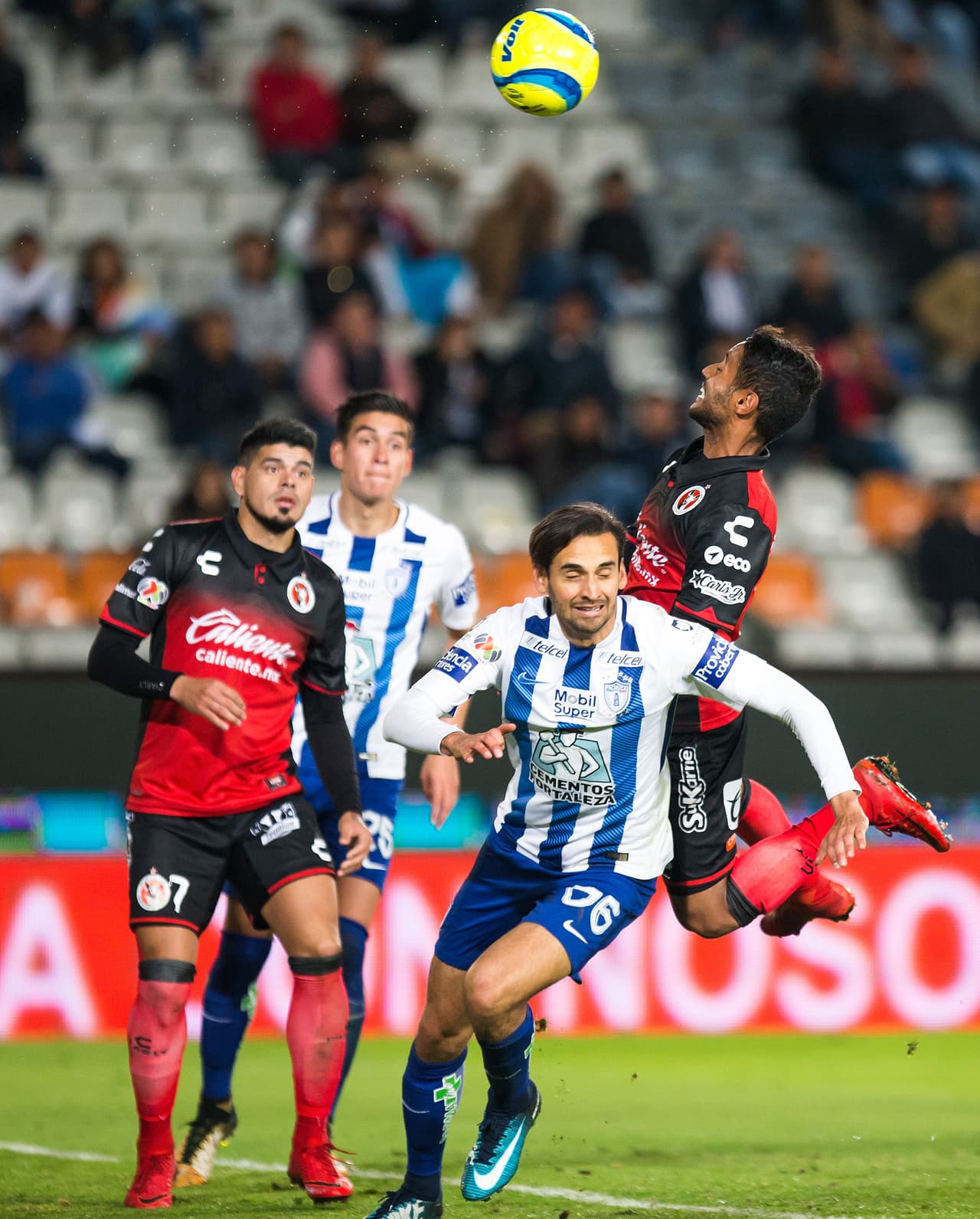 Durante la mayor parte del encuento los dos equipos estuvieron cerca de marcar. Fue un buen encuentro en el que al final los Tuzos lograron imponer condiciones.